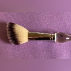 It cosmetics angled blush brush